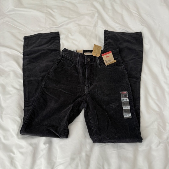 levi's bootcut jeans  size 26  details: -inseam: 32 inches  -NWT -725 high rise - Picture 3 of 5